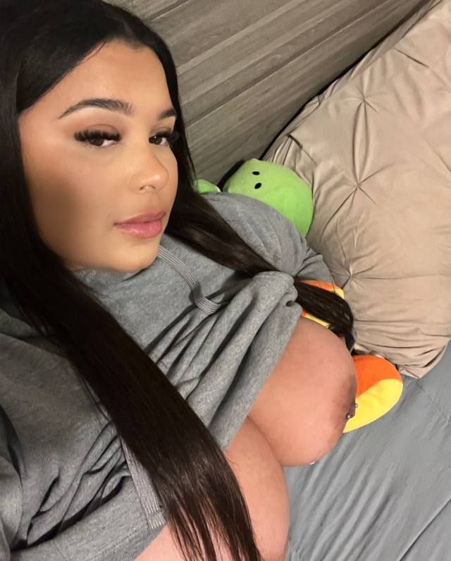 Hey baby I’m 420 and party friendly 💕 I live alone in my apartment . You can come to my apartment or anywhere you like 💕iam 1 - Image 2